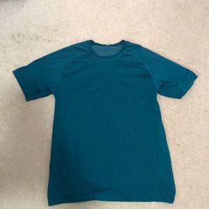 Lululemon T-Shirt